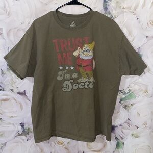 Men’s Disney Snow White t-shirt size xl​​​​​​​​​​​​​​​​​